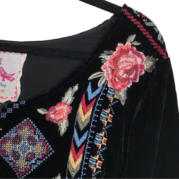 Johnny Was JWLA Velvet Floral Embroidered Short Sleeve Flowy Boho Blouse Top 2X - Picture 7 of 12